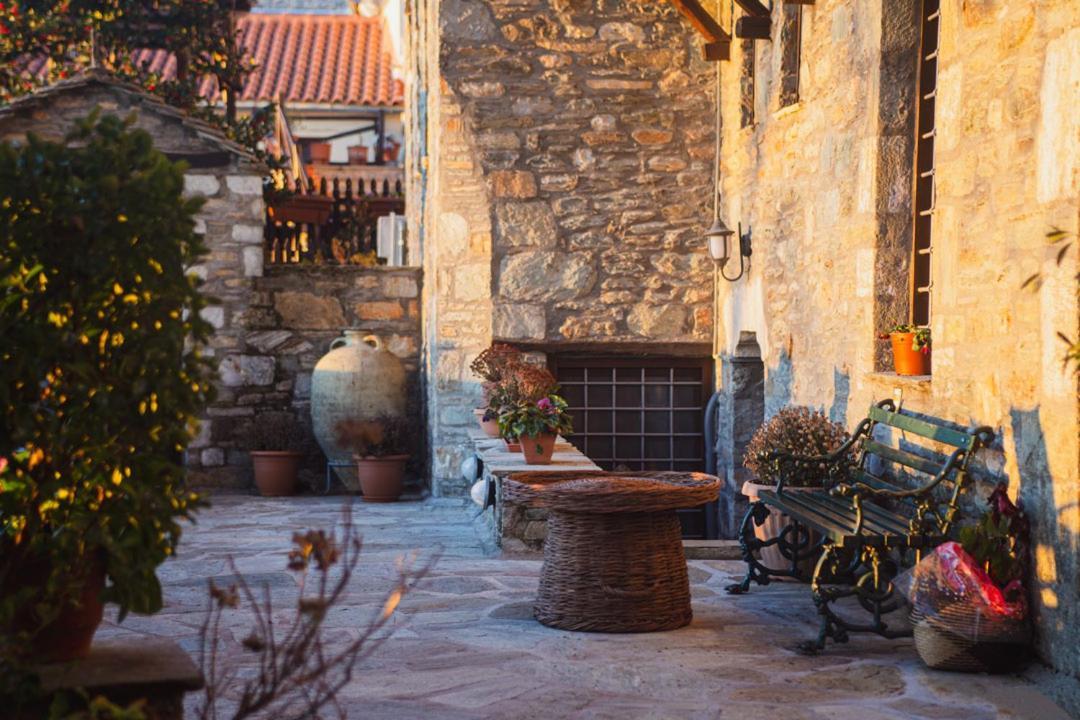 Palio Eleotrivio Guesthouse Agios Lavrentios Exterior foto